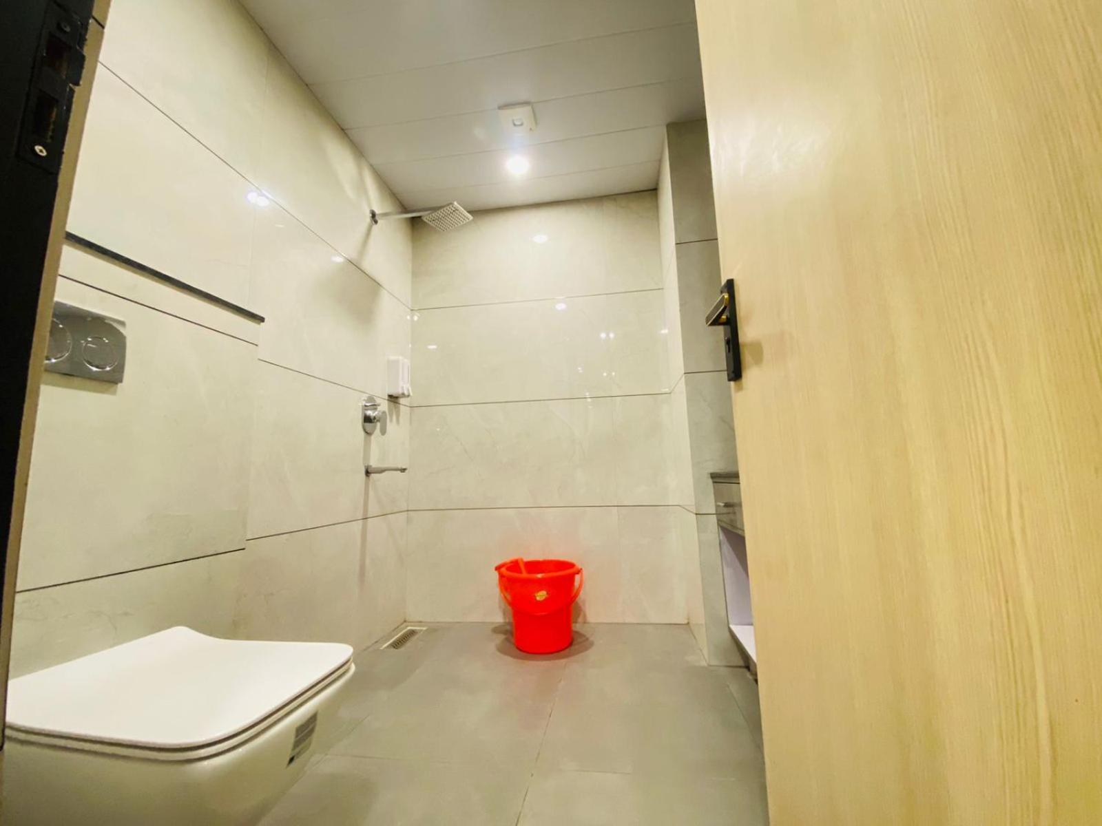 Hotel Holiday Grand Greater Noida Eksteriør bilde