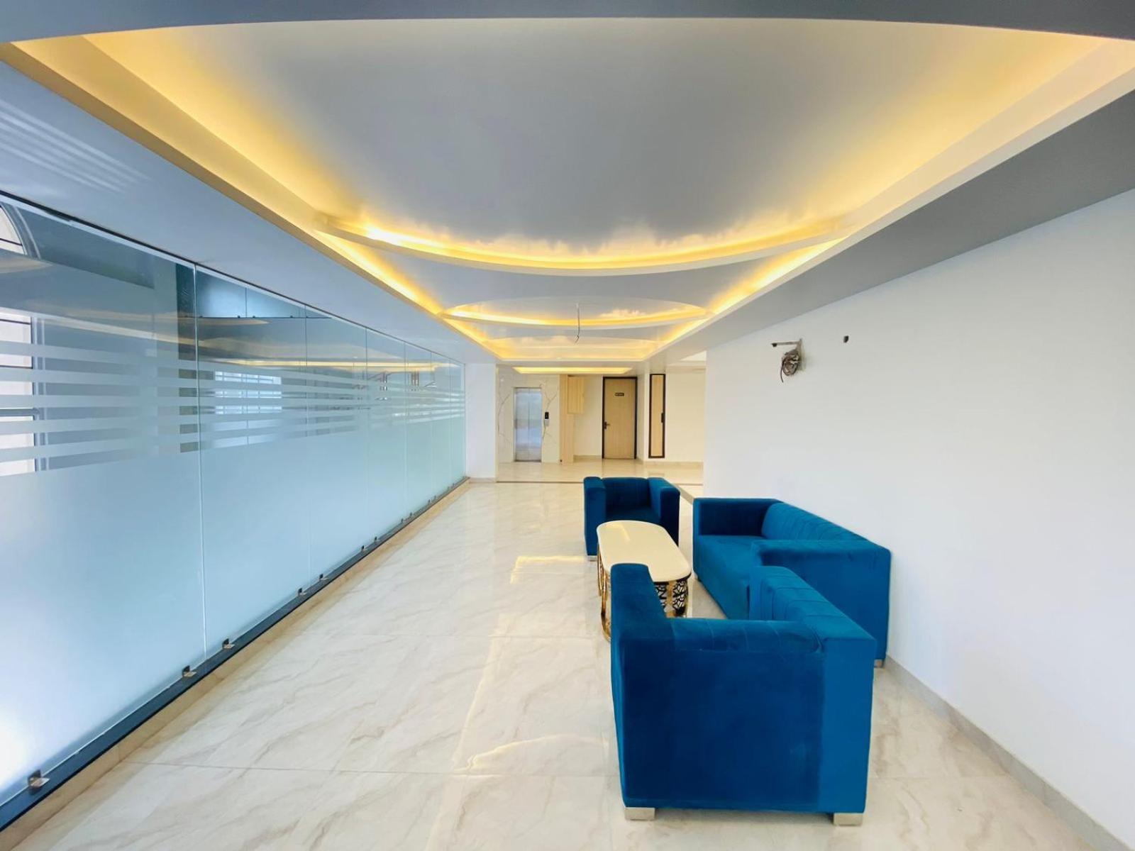Hotel Holiday Grand Greater Noida Eksteriør bilde