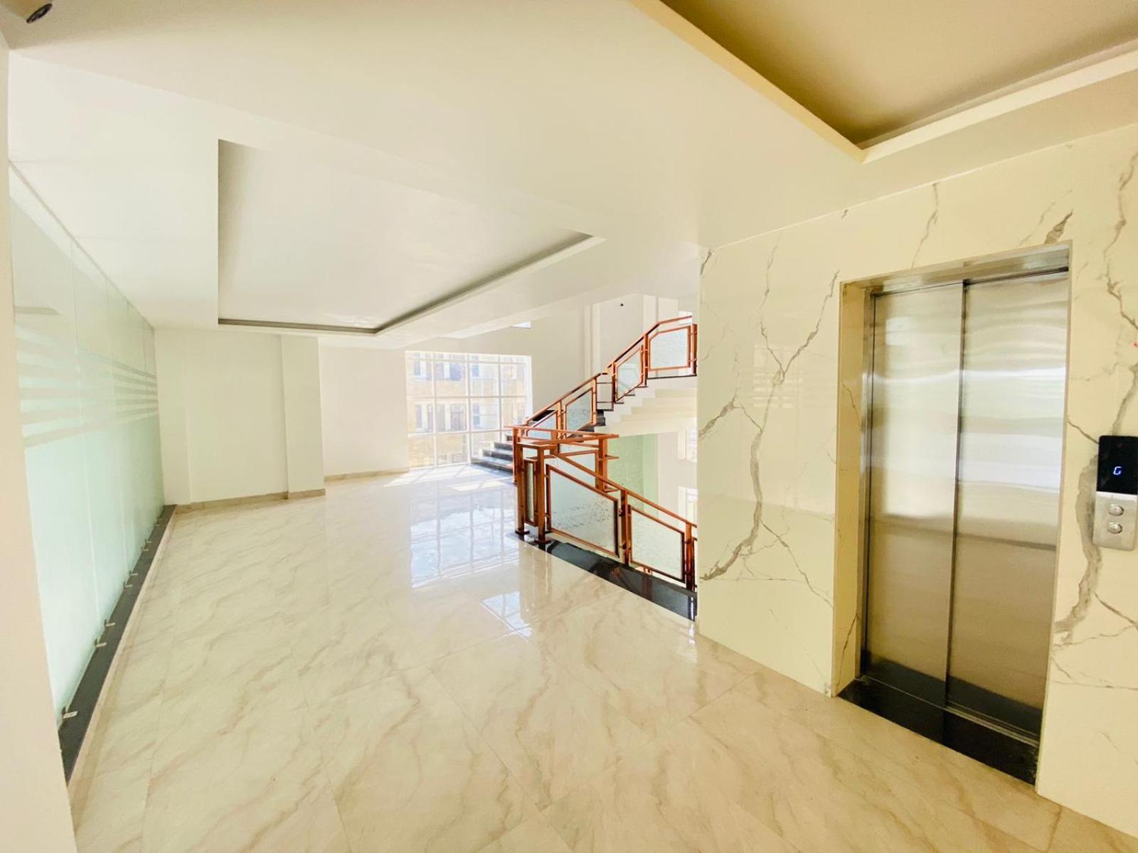 Hotel Holiday Grand Greater Noida Eksteriør bilde