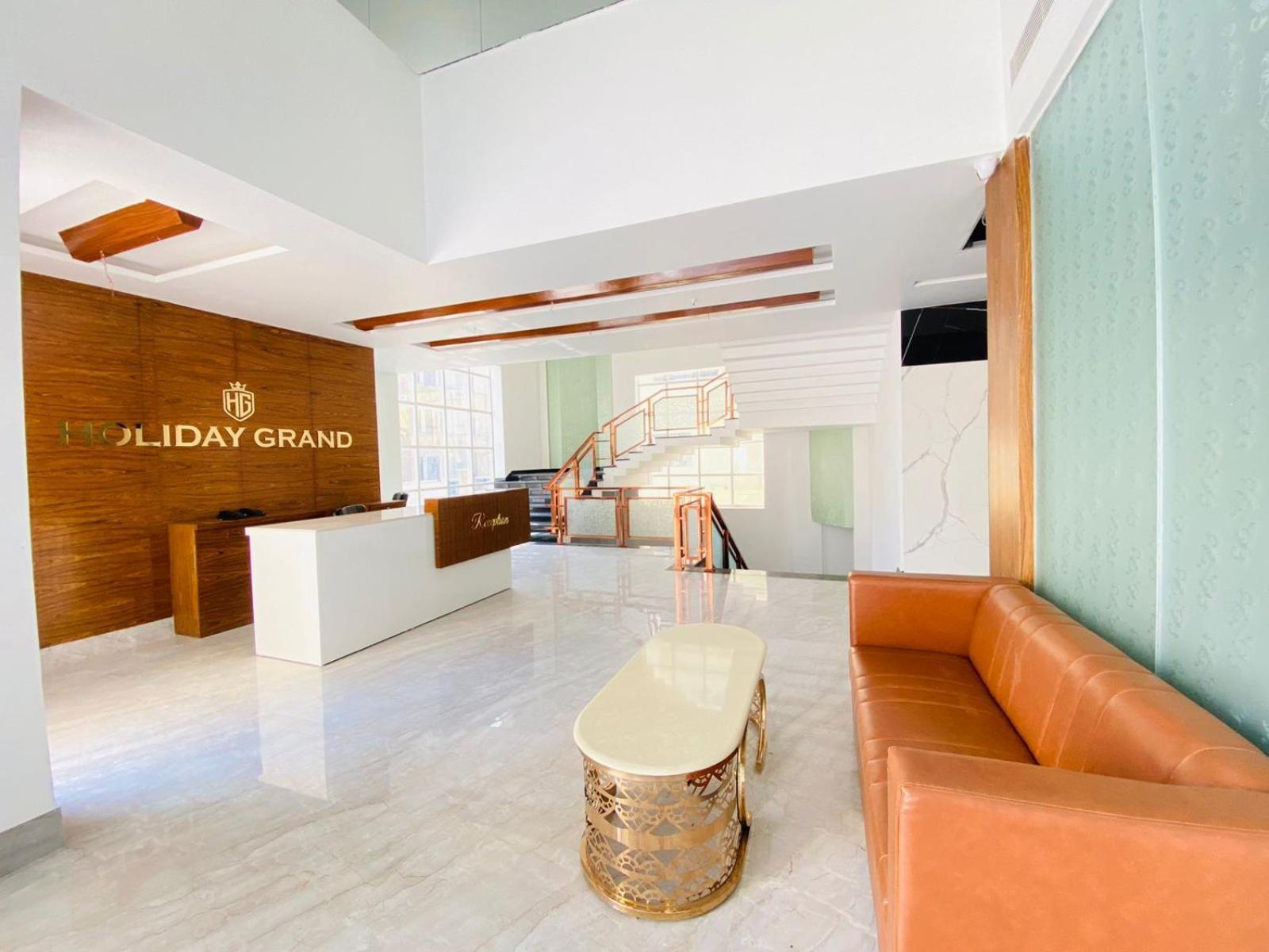 Hotel Holiday Grand Greater Noida Eksteriør bilde
